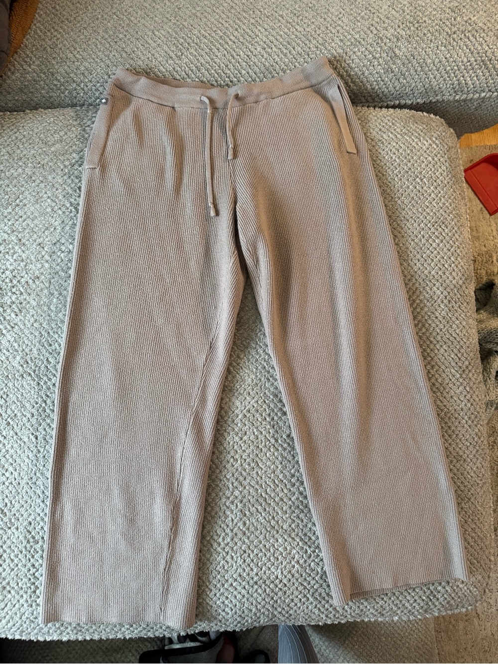 Women’s Medium FIGS Ribbed Knit Drawstring Pants in Taupe/Tan